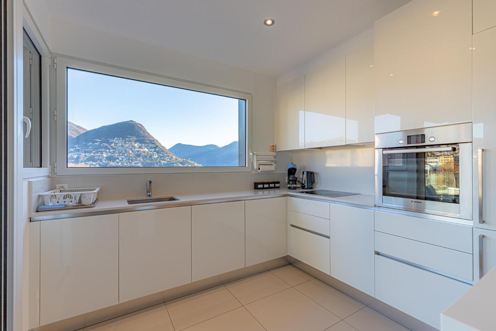 Imperial Of Lugano 3 With A Lake View Behind The Station And 10 Min From The Lake Of Lugano Apartment Exterior photo